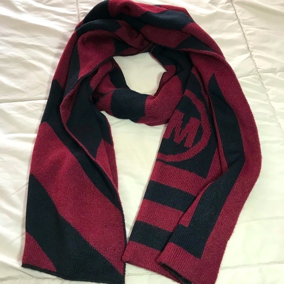 Michael Kors Chevron Stripe Logo Knit Scarf Unisex - Picture 1 of 6